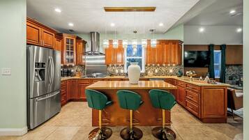 Mikrowelle, Ofen, Herdplatte, Geschirrspüler