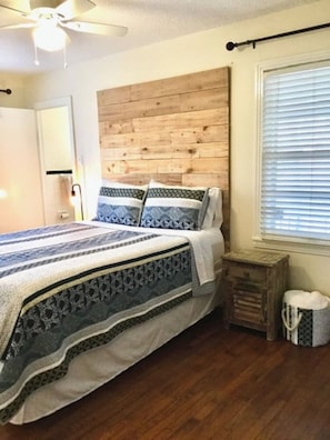 3 habitaciones, tabla de planchar con plancha, wifi y ropa de cama