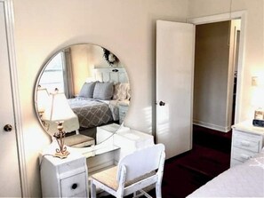 3 chambres, fer et planche à repasser, Wi-Fi, draps fournis