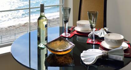 Luxury Sea Front Modern 1-bedroom apartment in Douglas perfect for your getaway