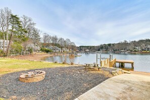 Property grounds - Boat Dock & Game Room: Waterfront Lake Norman Gem (Mooresville)