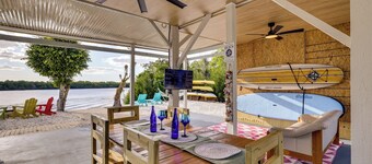 Private Beach: 'Hidden Shack By the Bay' in Ruskin