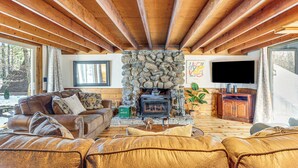 Unclassified image, 3 of 29, button - 8 Mi to Cranmore Mtn Resort: A-Frame w/ Fire Pit (Center Conway)