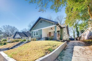 Exterior - < 4 Mi to Mercedes-Benz: Modern West End ATL Stay (Atlanta)