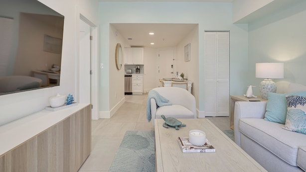 TV - South of Fifth - Walk to Beach & Ocean Dr - Pool (Miami Beach)