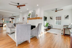 Interior - Fully Updated! 3,000-Sq-Ft Home Near Mercedes-Benz (Atlanta)