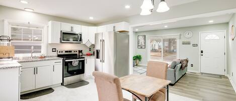 Refrigerador, microondas, parrilla de estufa y lavavajillas