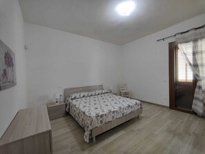 3 Schlafzimmer, Bügeleisen/Bügelbrett, WLAN, Bettwäsche