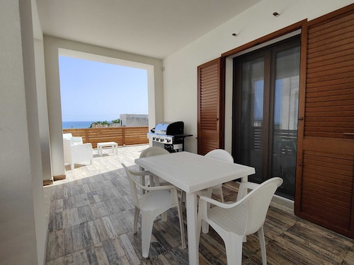 Cozy sea-view villa just minutes from Selinunte Archaeological Park
