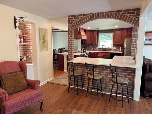 Bluemont home just minutes to wineries, breweries, hiking and more!