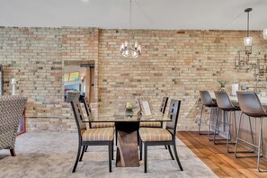Dining - Historic downtown loft with a perfect location (Salt Lake City)