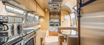 Lucinda Airstream - Fire Pit & Hot Tub