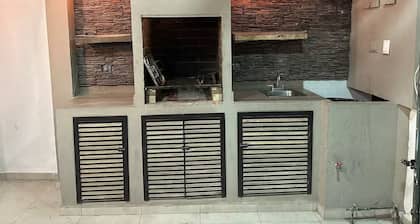 Family Home 8 min. from Consulate, 10 min. from Bridges and 1 min. from ANAM