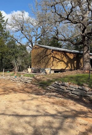 Exterior - Clean and Basic Accommodation (Cedar Creek)