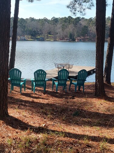 Spacious home on Lake Greenbriar. The best place for your friends and family!
