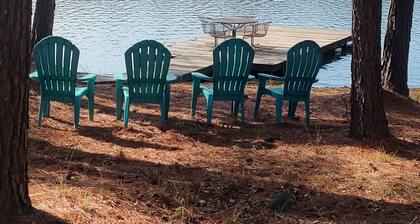Spacious home on Lake Greenbriar. The best place for your friends and family!
