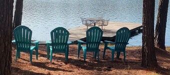 Spacious home on Lake Greenbriar. The best place for your friends and family!