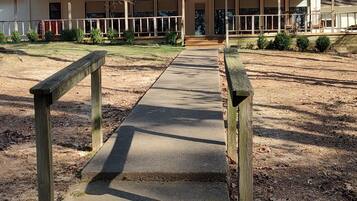 Enceinte de lâhĂ©bergement