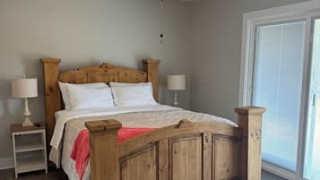 3 habitaciones, tabla de planchar con plancha, wifi y ropa de cama