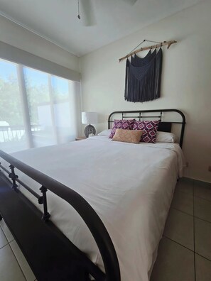 3 bedrooms, iron/ironing board, WiFi, bed sheets - SANDAL 3-bedroom condo near beautiful Tamarindo in Guanacaste with pool, AC (Provincia de Guanacaste)