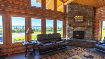 Deluxe House, Bay View | Interior