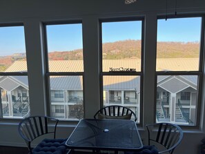 Dining - Penthouse condo 3 bedrooms, 3 king size beds, 3 Full bathroom Hollister/Branson (Hollister)