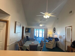Smart TV, books - Penthouse condo 3 bedrooms, 3 king size beds, 3 Full bathroom Hollister/Branson (Hollister)