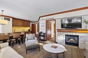 电视、壁炉、乒乓球