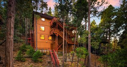 ~Arrowhead Treehouse~ Movie Theater/Game Room/Lake Rights/Sledding Hill/Fun!