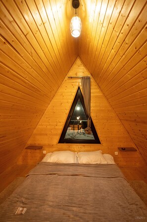 8 bedrooms, WiFi, bed sheets - Pine Chalet Kazbegi (Stepantsminda)