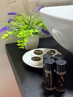 Shower, hair dryer, bidet, towels - La Maison Rose - Luca Albino (Maiori)