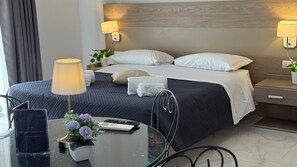 1 habitación, tabla de planchar con plancha, wifi y ropa de cama 