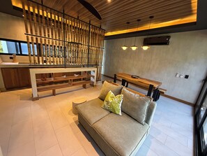 Smart TV - 2 Bedroom Retreat @Casa 81 Sand - Hermosa Palms Beach Club-Pool & Beach Access (Playa Hermosa)