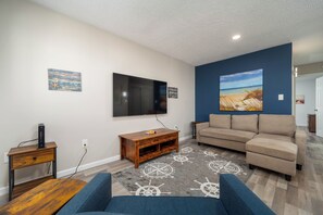 TV - 2-bedroom Condo in OCMD Centrally Located, 2 Parking Spaces, Pool, and Grills (Ocean City)