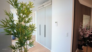 Interior - 120 m² Luxus-Penthouse - Sky View Terasse - 2 Schlafzimmer - Neu und Design (Leipzig)