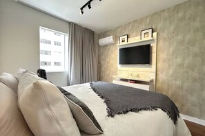1 bedroom, iron/ironing board, WiFi, bed sheets - Fully furnished apartment in a prime area of Florianópolis, near Beiramar. (Florianópolis)