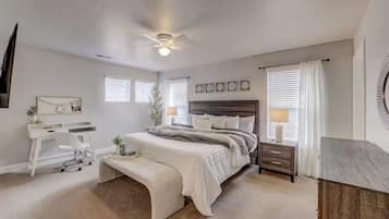 3 habitaciones, tabla de planchar con plancha, wifi y ropa de cama
