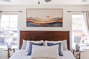 3 bedrooms, iron/ironing board, WiFi, bed sheets - Pet Friendly-Sleeps 10 Perfect Location Arcade-EV (Washington)