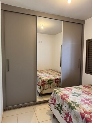 2 Schlafzimmer, Bügeleisen/Bügelbrett, kostenloses WLAN, Bettwäsche