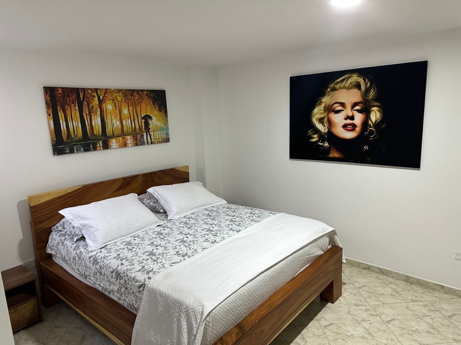 3 chambres, bureau, Wi-Fi gratuit, draps fournis