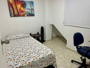 3 soveværelser, skrivebord, gratis Wi-Fi, sengetøj