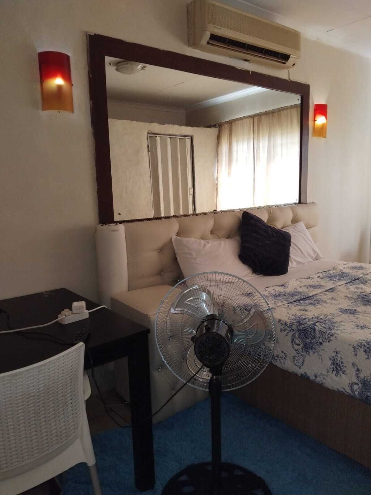 5 quartos, ferros/tábuas de passar roupa, Wi-Fi, roupa de cama