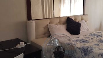 5 Schlafzimmer, BĂŒgeleisen/BĂŒgelbrett, WLAN, BettwĂ€sche