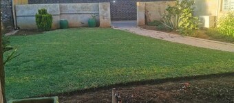 0787391431  5-bedroom bed & breakfast in fantastic Mahikeng with AC and fitness