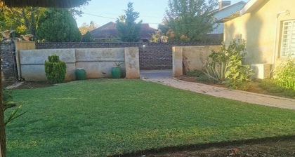 0787391431 5-bedroom bed & breakfast in fantastic Mahikeng with AC and fitness