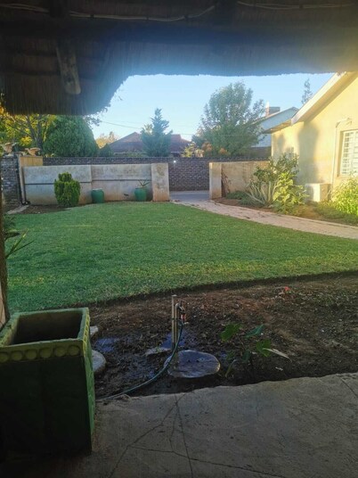 0787391431  5-bedroom bed & breakfast in fantastic Mahikeng with AC and fitness