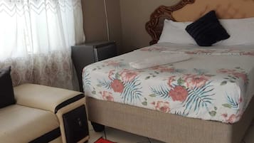 5 Schlafzimmer, BĂŒgeleisen/BĂŒgelbrett, WLAN, BettwĂ€sche