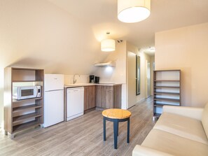 Interior - Charmant T2 à 700 m du front de neige | Piscine (Saint Colomban des Villards)