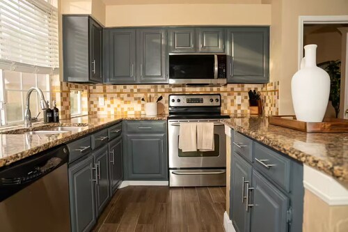 Cozy Home Near Dallas Downtown & DFW Airport!