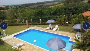 Unclassified image, 2 of 21, button - Country house in Boituva, located in a gated community. Large swimming pool, Wi-Fi, small soccer field. (Boituva)